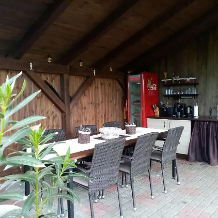 Apartment Mija Apartman S Vinnym Sklipkem, Zahradou A Grilem Kájov