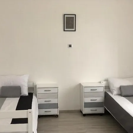 Mija Apartman S Vinnym Sklipkem, Zahradou A Grilem Kájov
