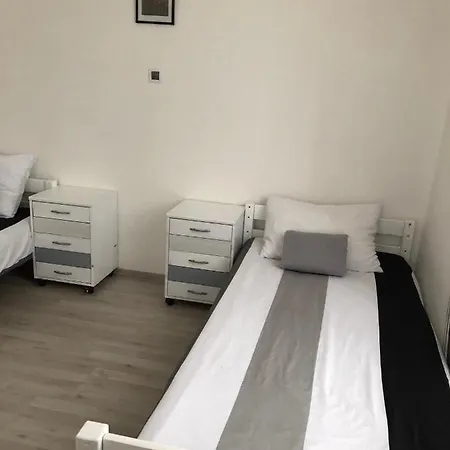 Mija Apartman S Vinnym Sklipkem, Zahradou A Grilem