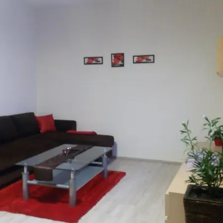 Apartment Mija Apartman S Vinnym Sklipkem, Zahradou A Grilem Kajov