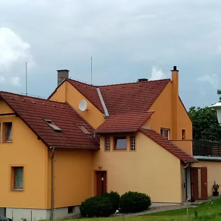 Mija Apartman S Vinnym Sklipkem, Zahradou A Grilem * Kájov